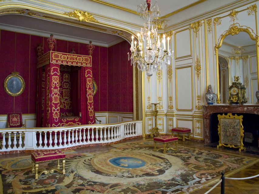 From Paris: Loire Valley Castles Tour with Hotel Transfers - Cheverny: polished rooms and the French art of living