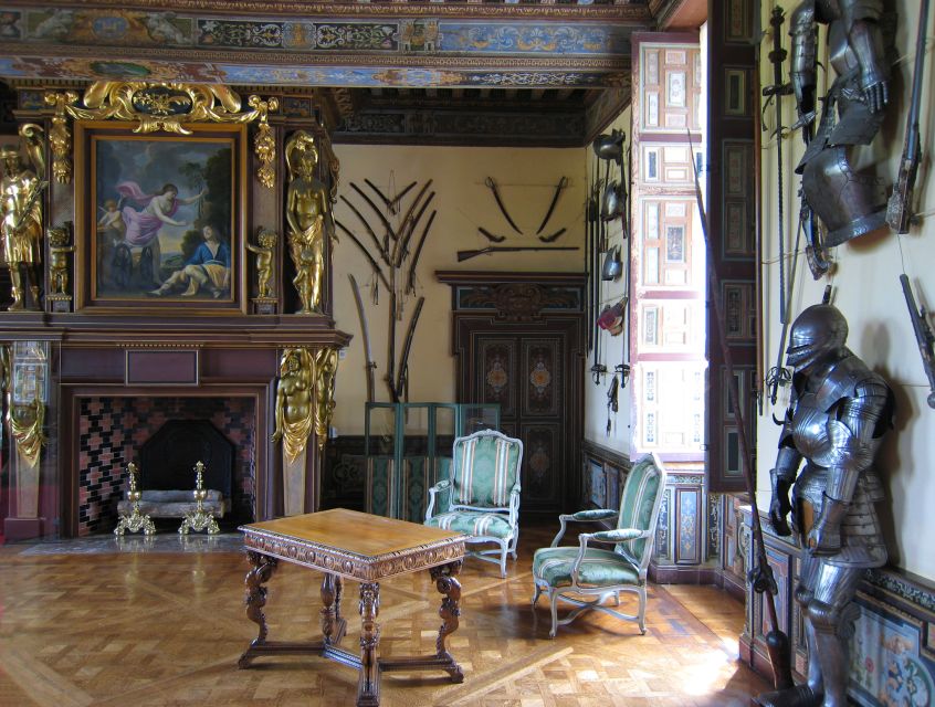 From Paris: Loire Valley Castles Tour with Hotel Transfers - The coach journey: efficient, but not short