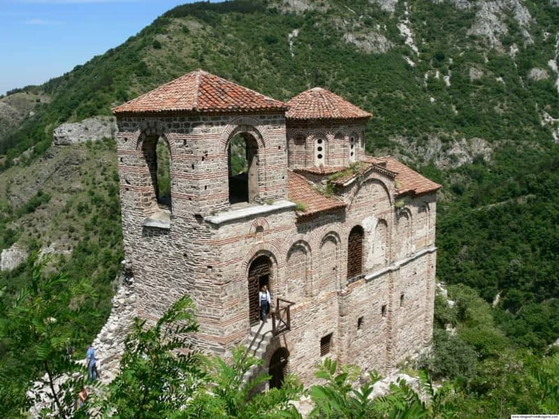 From Plovdiv: Bachkovo Monastery & Asen’s Fortress Tour - Bachkovo Monastery’s icons and painted walls