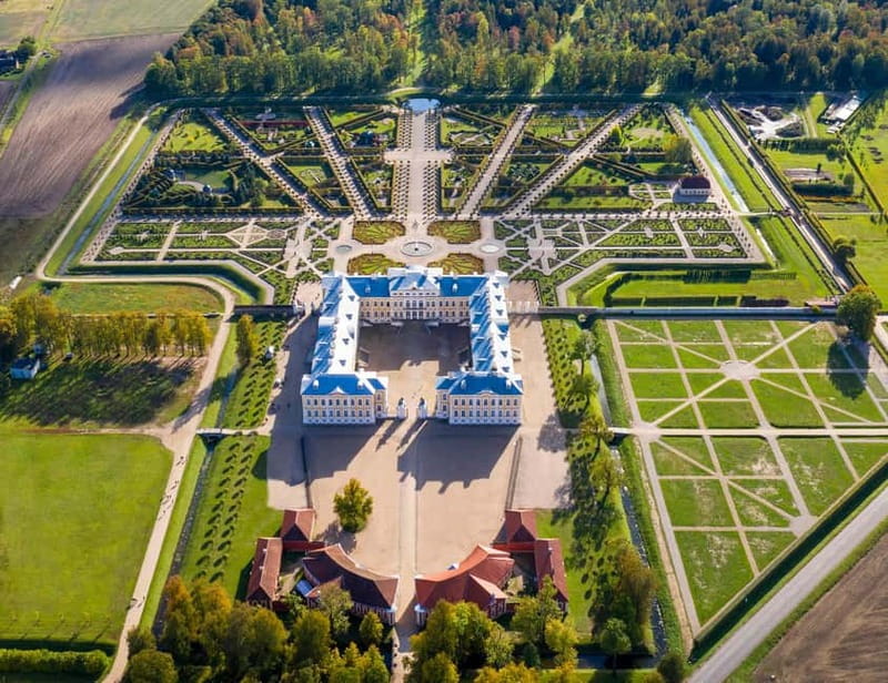 From Riga : Rundale palace and Bauska castle tour and back. - Meeting at Briedisi 17 pastry shop