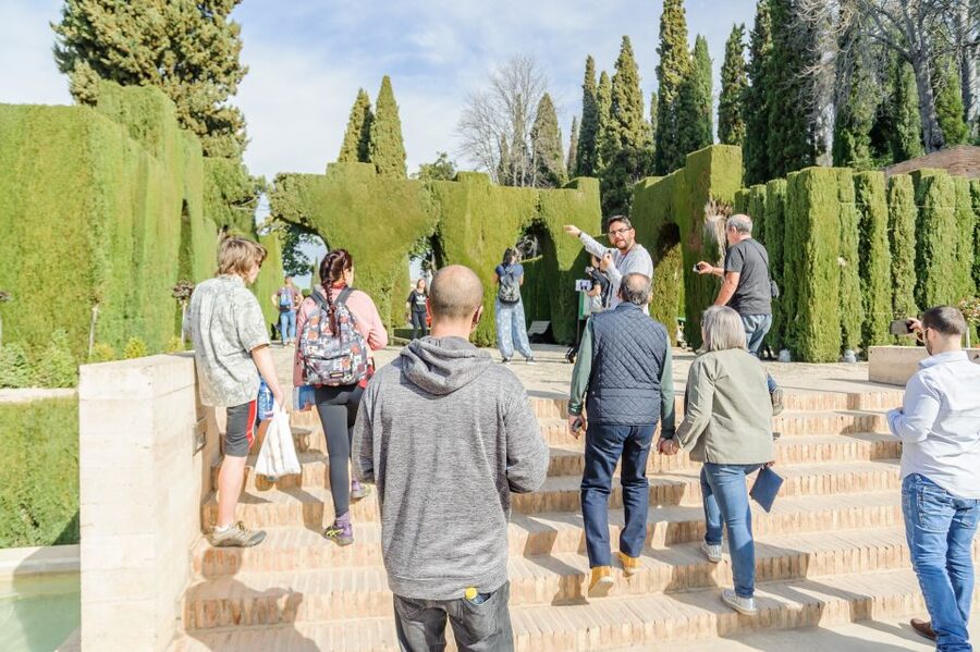 From Seville: Granada Day Trip Alhambra and Albaycin - Why a guide changes the Alhambra visit
