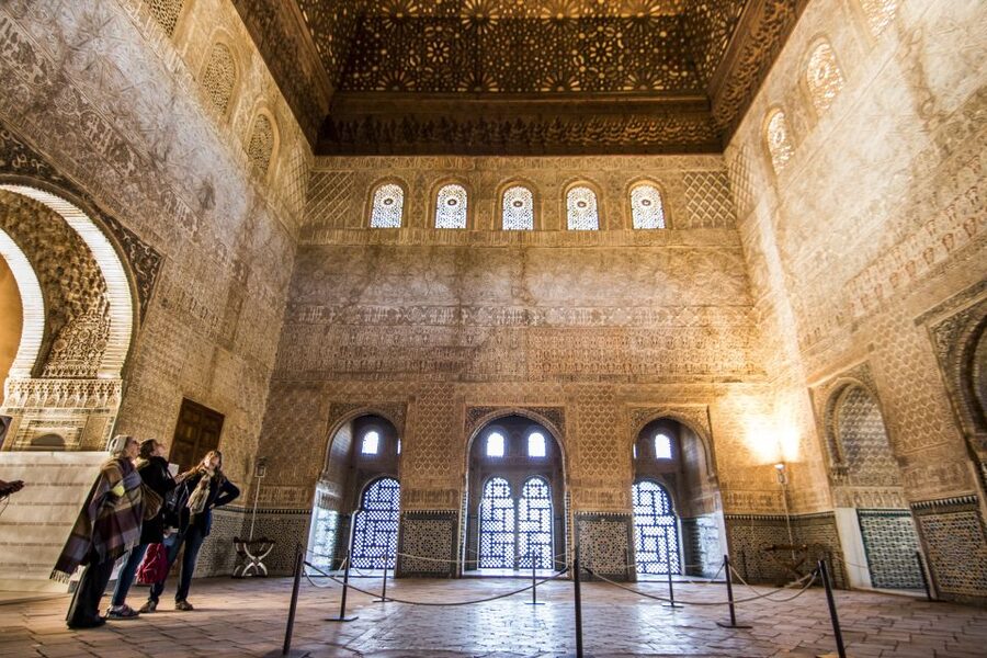 From Seville: Granada Day Trip with Alhambra and Albaicín - Transport, timing, and the return to Seville