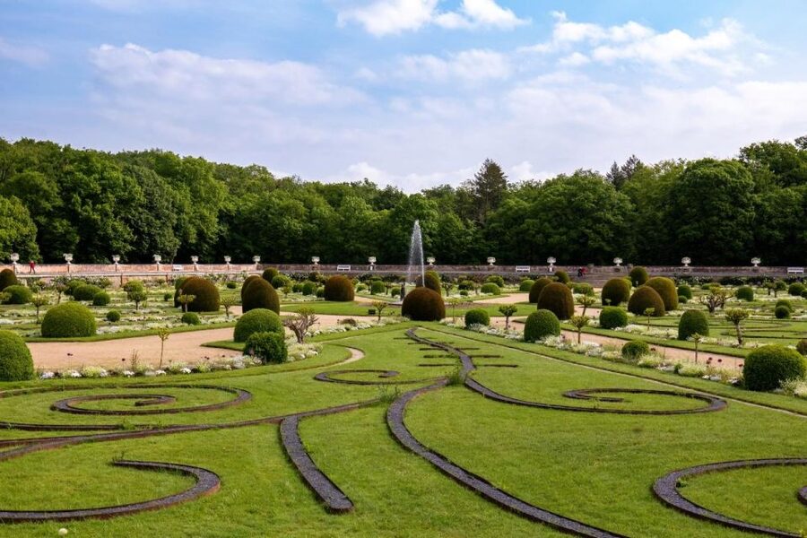 From Tours: Chambord, Chenonceau & Lunch at Family Chateau - What the guide adds to the day
