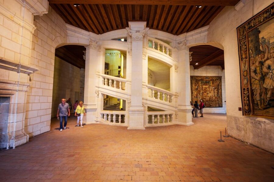 From Tours: Chenonceau and Chambord Castles Guided Tour - Leaving Tours and crossing the countryside
