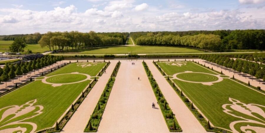 From Tours : Full-Day Chambord & Chenonceau Chateaux - Chambord: grand scale, art, and architecture