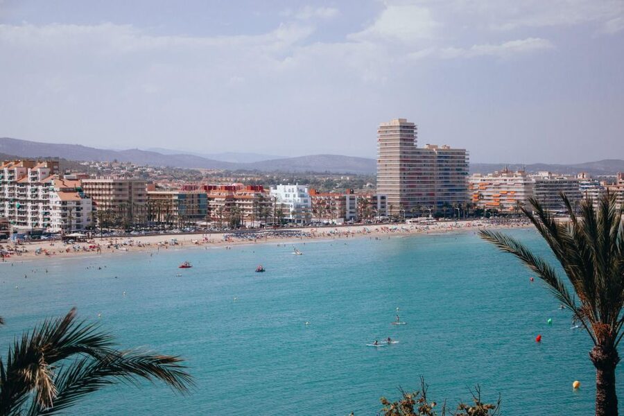 From Valencia: Day Trip to Peñiscola with Castle Visit - The guides can shape the day