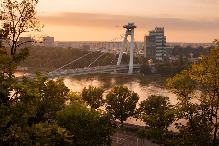 From Vienna: Bratislava with Local Guide, Castle & UFO Views - Lunch and free time in central Bratislava