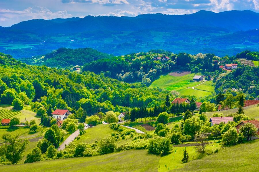 From Zagreb: Fairytale Castle & Wine Tasting & Lunch - Practical details that affect the day