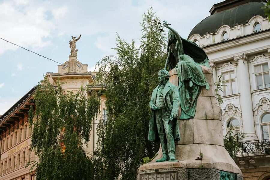From Zagreb: Ljubljana, Postojna Cave & Predjama Castle Tour - The human fish and other cave details