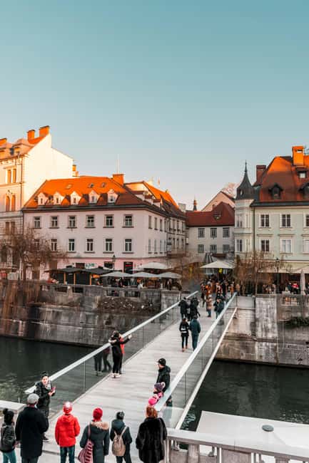 From Zagreb: Private Tour of Ljubljana,Bled Lake and Castle - Two hours around Lake Bled