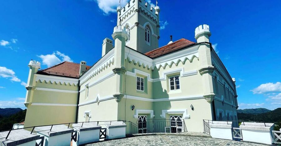 From Zagreb: Varazdin Baroque Town & Trakoscan Castle - Walking through Varaždin’s Baroque center