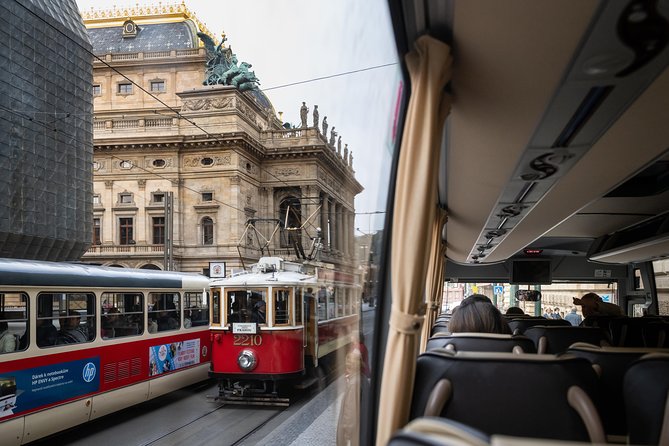 Full-Day Prague Tour with Prague Castle, Lunch and Vltava Cruise - Hradčany and Loreta: the approach to the castle