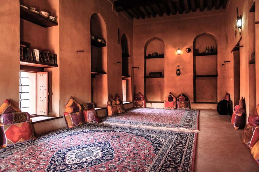 Full-Day Tour in Oman: Enchanting Forts of Nizwa and Jabreen - Jabreen Castle and Oman’s painted interiors