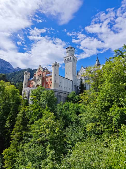Füssen to Neuschwanstein Castle - Guided Scenic Tour - Meeting Marco at Füssen station