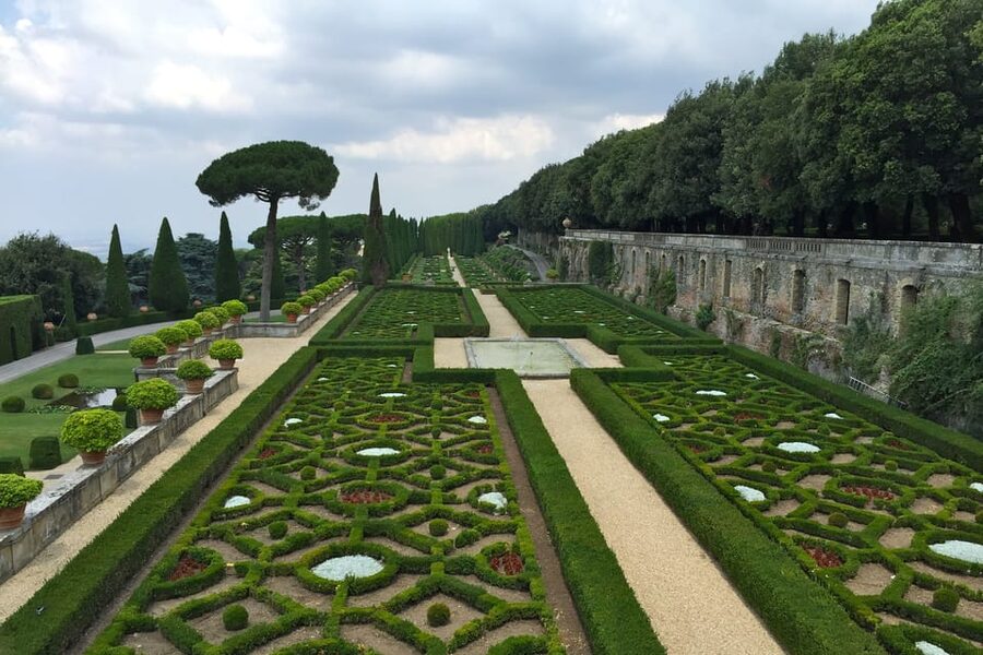 Gandolfo: Castel Gandolfo Papal Villa Gardens Minibus Tour - A papal retreat above Lake Albano