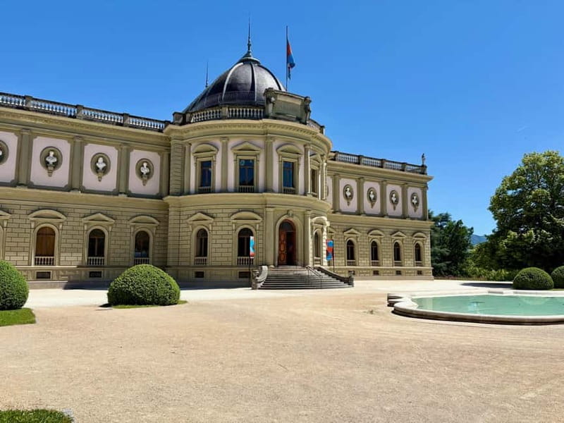 Geneva guided tour: capital of peace with the UN - The Palais des Nations from the outside
