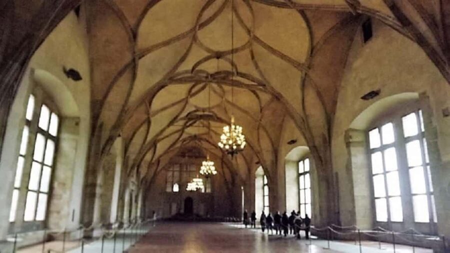 Get&Go:Prague Castle Ticket & E-Guide with Discount Vouchers - Who should book the Get&Go ticket?