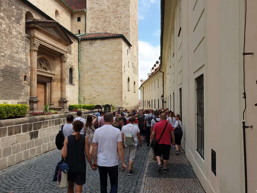 Get&Go:Prague Castle Ticket & E-Guide with Discount Vouchers - How the mobile guide works in practice