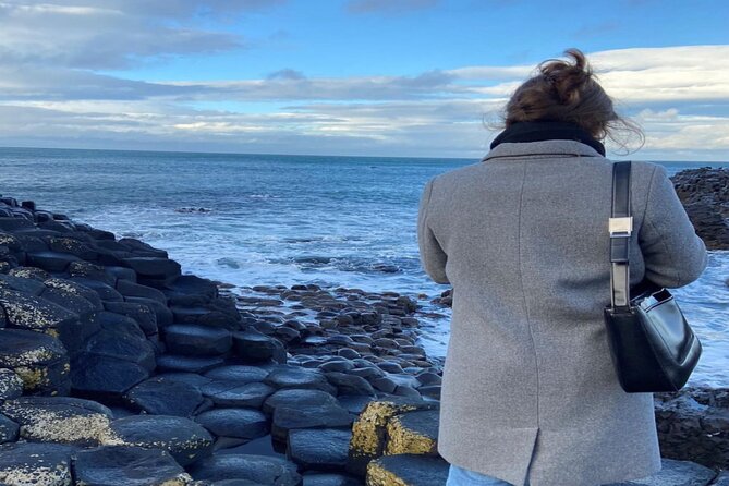 Giants Causeway, Rope Bridge, Carrickfergus Castle and Dark Hedges Tour - What the Bushmills stop really includes