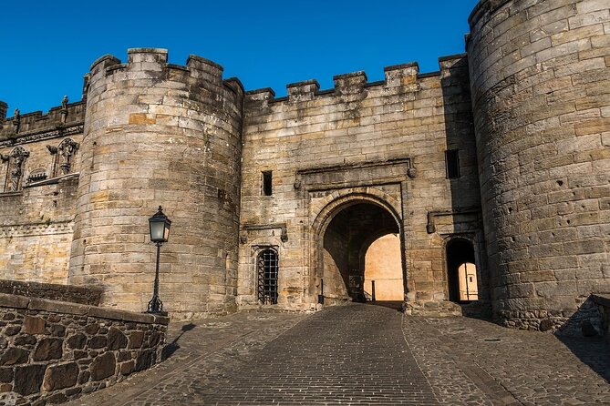 Glasgow Shore Excursion: - Loch Lomond - Stirling Castle - Stirling Castle with 100 minutes to choose your pace