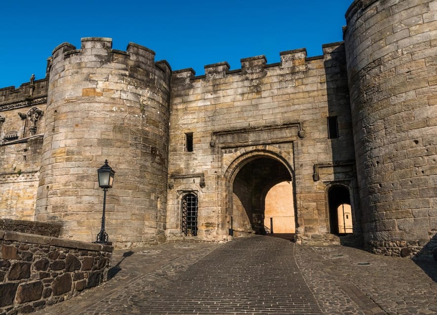 Glasgow: Stirling Castle, Loch Lomond Walk, and Whisky Tour - The ride, group size, and pace