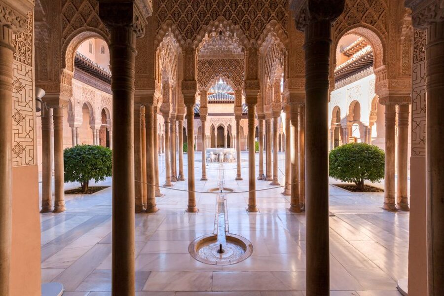 Granada: 3-Hour Alhambra and Generalife Gardens Guided Tour - Key points at a glance
