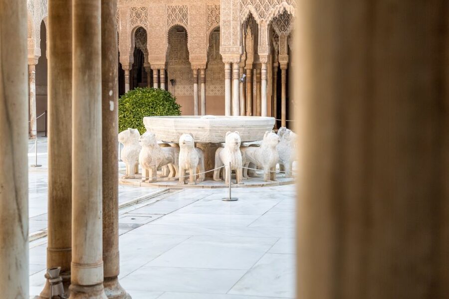 Granada: 3-Hour Alhambra and Generalife Gardens Guided Tour - Who should book this tour?