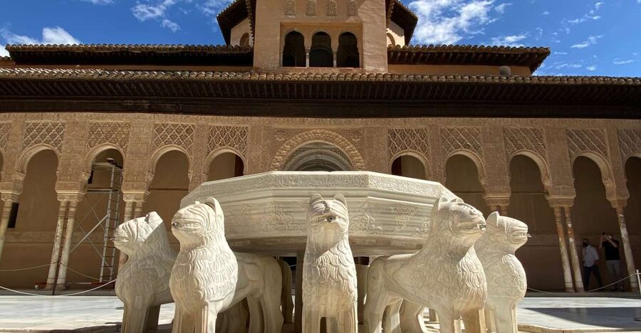 Granada: Alhambra, Alcazaba, and Generalife Private Tour - Starting beside the Alhambra ticket office