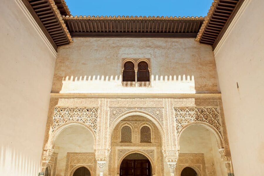 Granada: Alhambra and Albaicín Small Group Tour - Nasrid Palaces: The Essential 90 Minutes