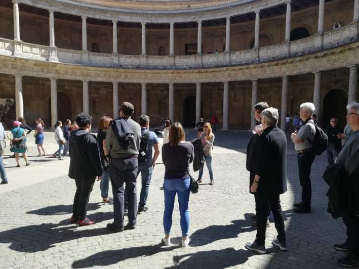Granada: Alhambra and Albaicín Small Group Tour - Generalife Gardens: Water, Shade, and a Gentle Start