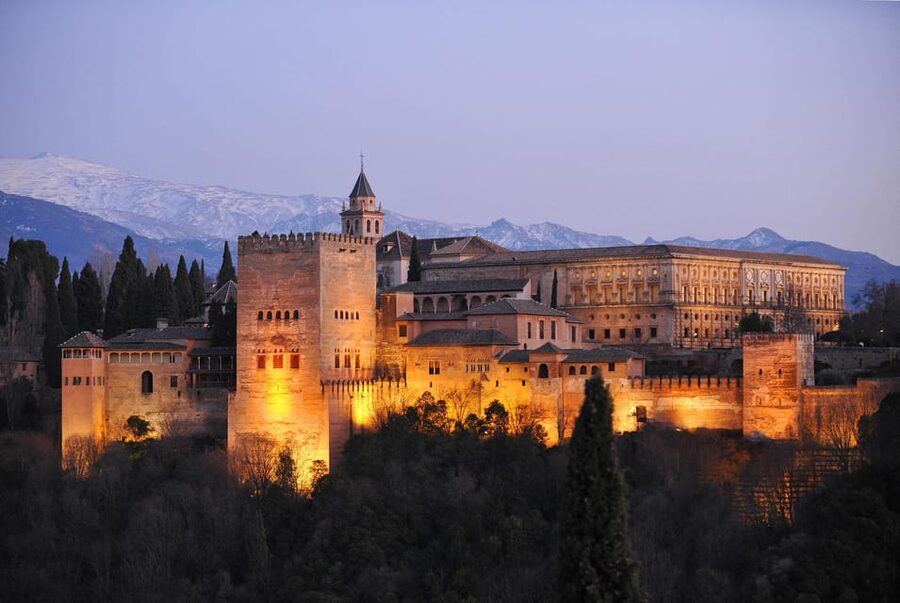 Granada: Alhambra and Generalife Garden Ticket & Guided Tour - Key points to know before booking