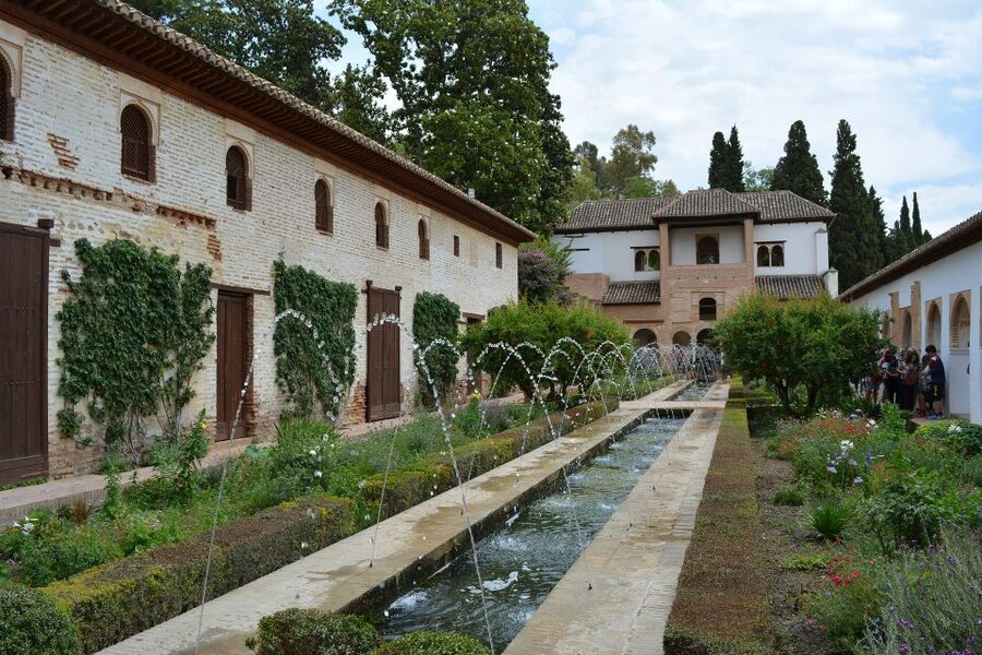 Granada: Alhambra and Generalife Gardens Guided Tour - The Alcazaba and the military side of the Alhambra