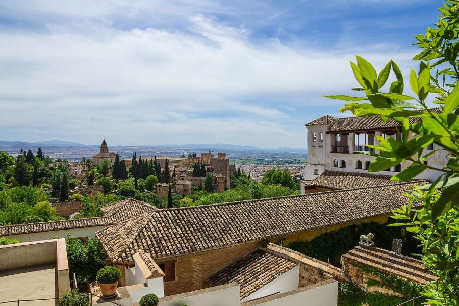 Granada: Alhambra and Generalife Gardens Guided Tour - Charles V Palace and the later Christian chapter