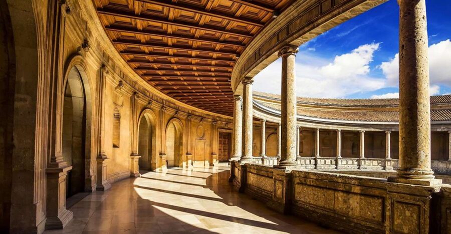 Granada: Alhambra and Generalife Private Fast-Track Tour - Key points to know before booking