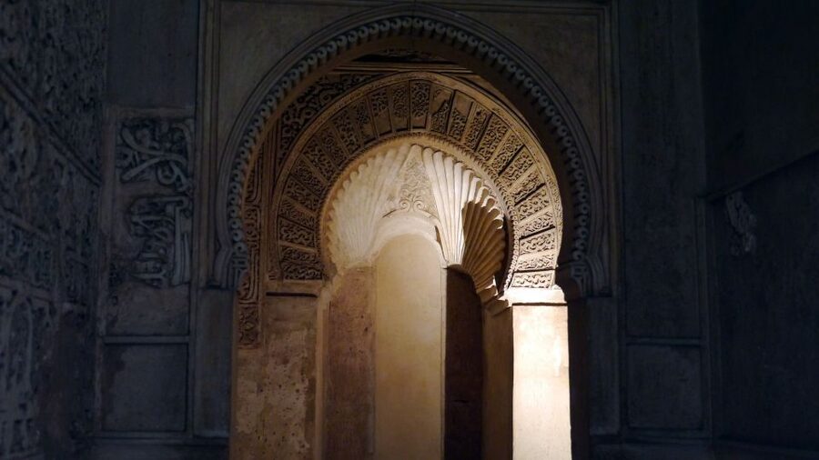 Granada: Alhambra and Generalife Private Fast-Track Tour - Is $330 per person fair?