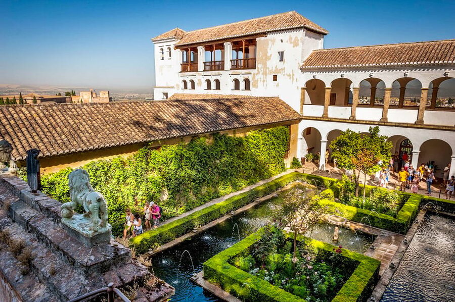 Granada: Alhambra and Nasrid Palaces Entry Ticket - Generalife Gardens and the slower side of the visit