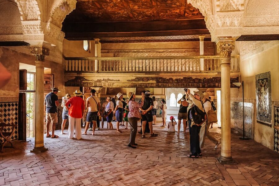 Granada: Alhambra and Nasrid Palaces Entry Ticket - Heat, clothing, bags, and practical limits