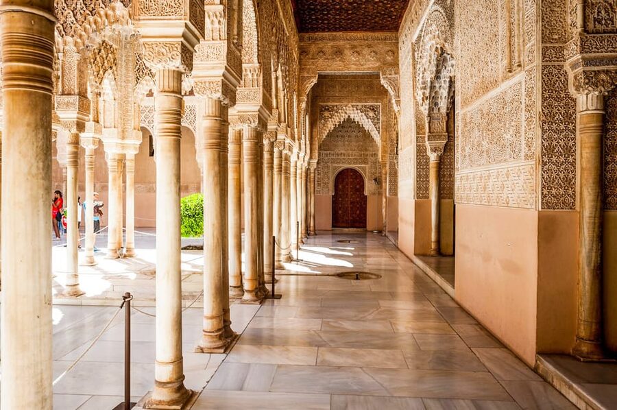 Granada: Alhambra and Nasrid Palaces Entry Ticket - Getting from the entrance to the Nasrid Palaces