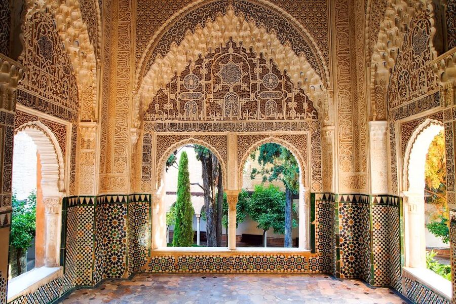 Granada: Alhambra and Nasrid Palaces Private Tour - How the 3.5-hour schedule works