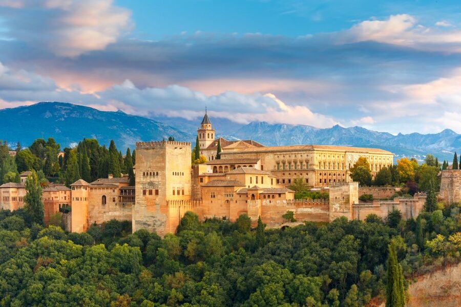 Granada: Alhambra and Nasrid Palaces Small Guided Tour - Generalife Gardens: a gentler final hour