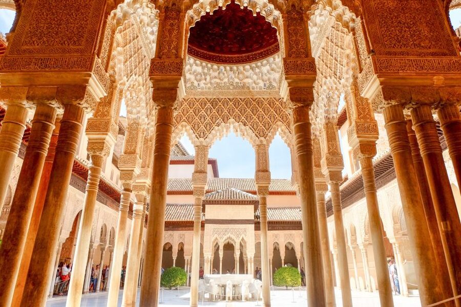 Granada: Alhambra and Nasrid Palaces Small Guided Tour - What $105 buys you