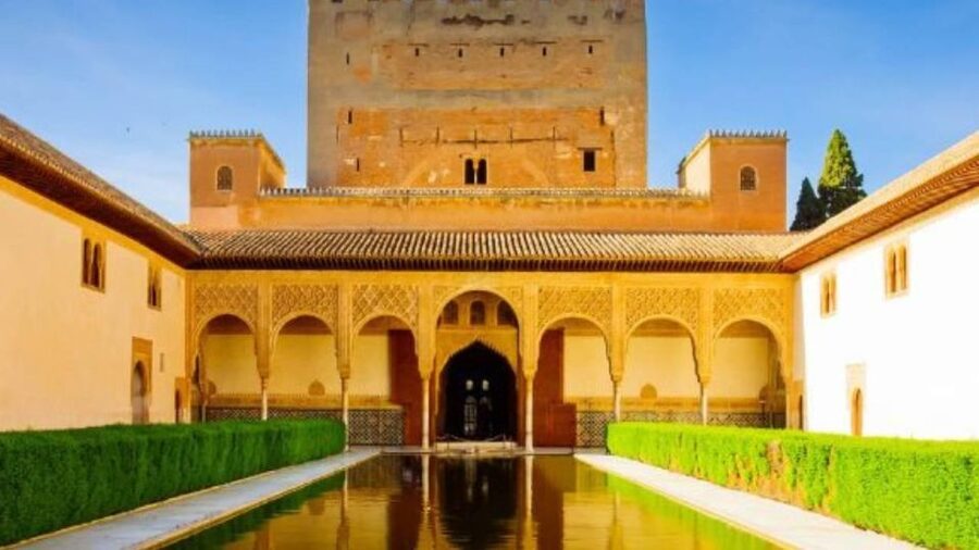 Granada: Alhambra and Nasrid Palaces Tour without Tickets - Who will enjoy this Alhambra visit most?
