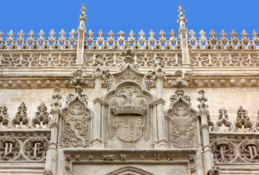 Granada: Alhambra, Cathedral & Royal Chapel Tour w/ Tickets - What the guide adds to each monument