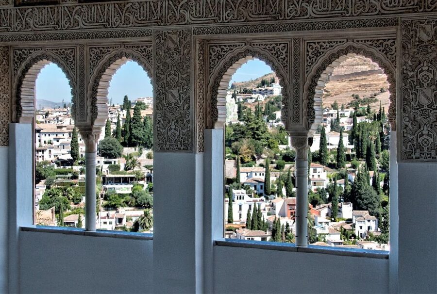 Granada: Alhambra Complex Guided Tour with Ticket - Alcazaba: towers, walls, and military purpose