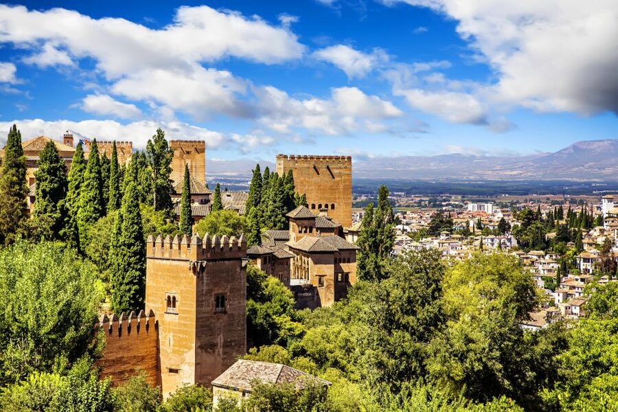 Granada: Alhambra Full Complex & Andalusi Monuments Tickets - Generalife Gardens offer a quieter change of pace