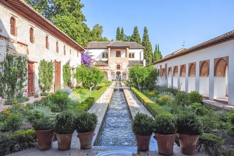 Granada: Alhambra Gardens and Generalife Ticket - Starting at the Alhambra access pavilion