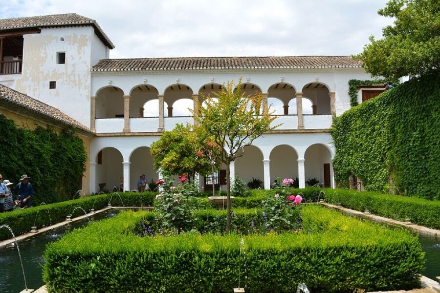 Granada: Alhambra Gardens, Generalife & Alcazaba Guided Tour - The Nasrid Palaces question
