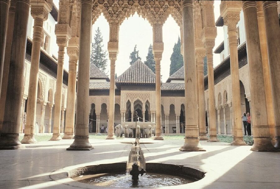 Granada: Alhambra, Generalife & Albaicin Private Tour - The Nasrid Palaces: the artistic heart of the visit