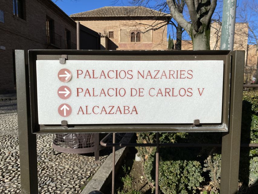 Granada: Alhambra & Generalife Fast-Track Guided Tour - The Nasrid Palaces and Court of the Lions