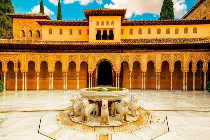 Granada: Alhambra, Generalife & Nasrid Palaces Guided Tour - The Nasrid Palaces are the main event